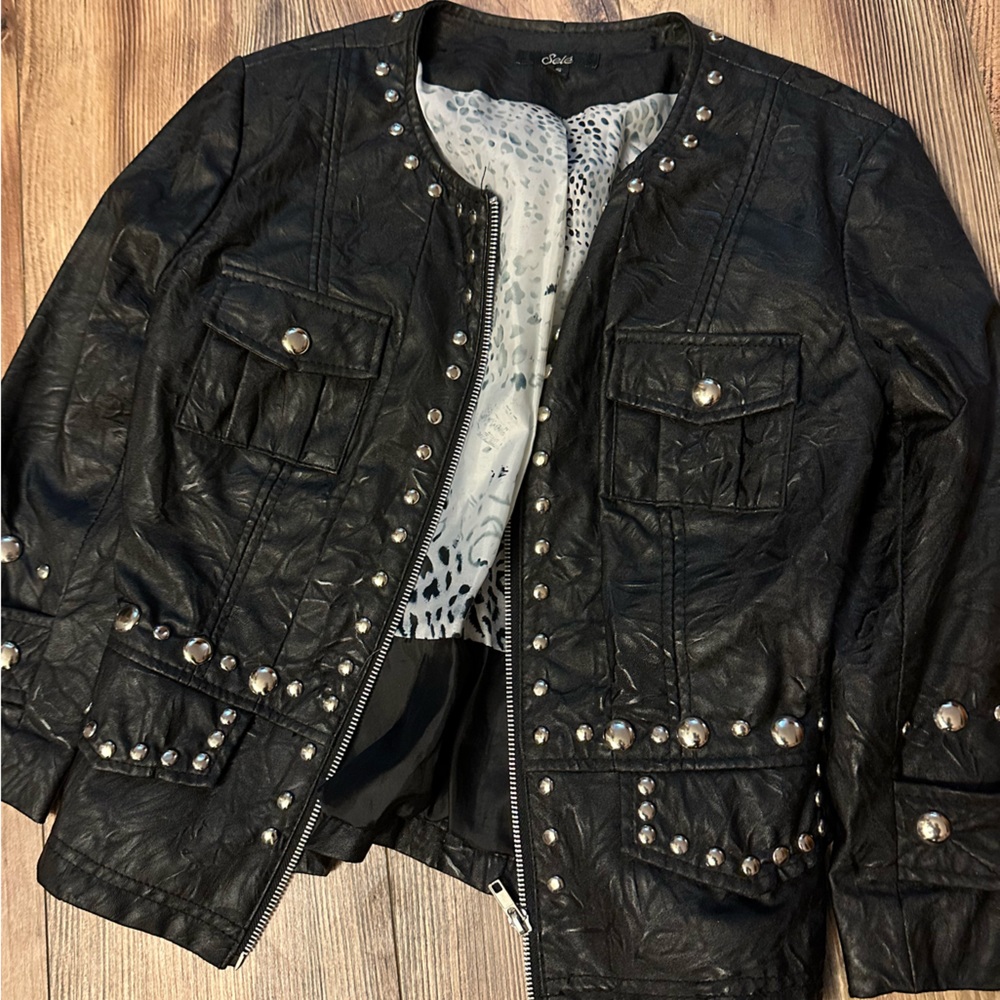 Leather looking stylish short jacket